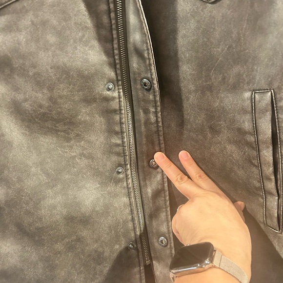 Levi’s Men's chocolate brown leather looking Jacket. Very soft. - Picture 4 of 11